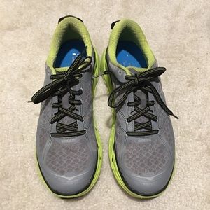 Men’s Hoka one one Clifton 2 Sz 9